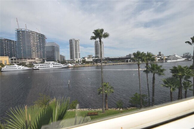 Building Photo - 702 Coral Reef Dr