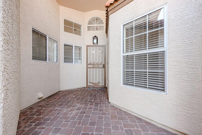 Building Photo - 3081 N 148th Dr