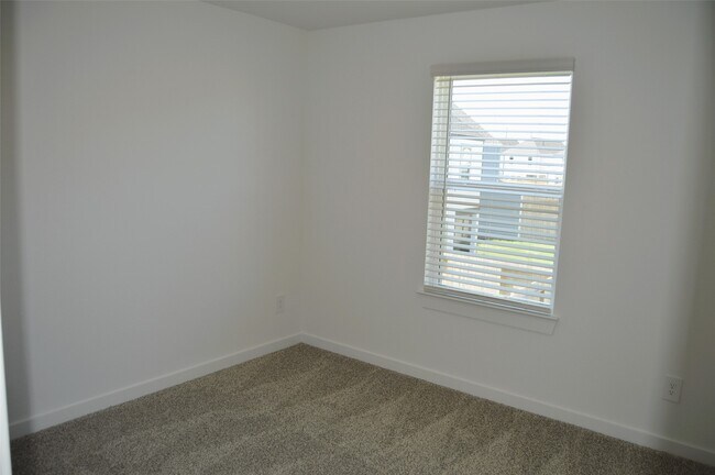 Building Photo - 10212 Berkeley Spgs Trl