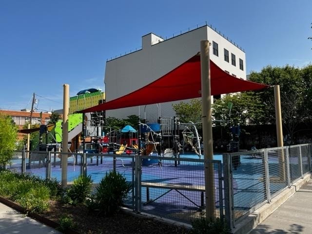 Building Photo - 800 Jackson St