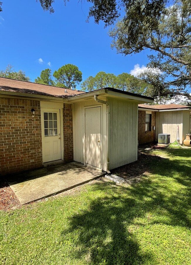 Building Photo - 10844 US-98