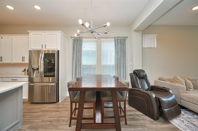 Building Photo - 17026 Canosa Dr