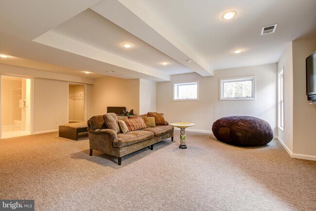 Building Photo - 710 Parrish Farm Ln