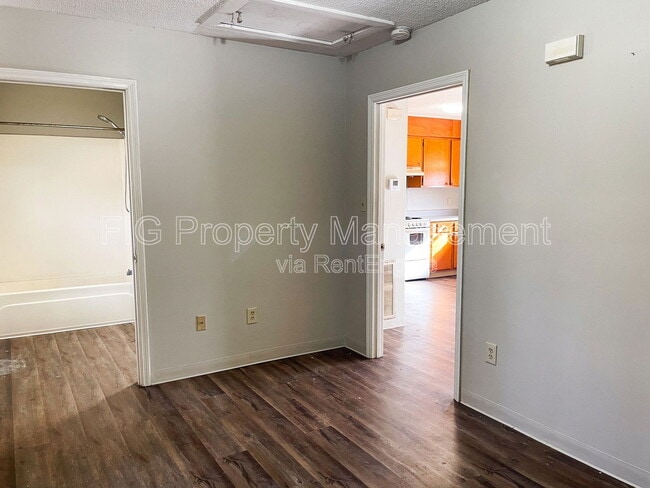 Building Photo - 705 Sanquine Way