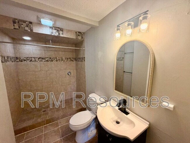 Building Photo - 957 W Tesio Way
