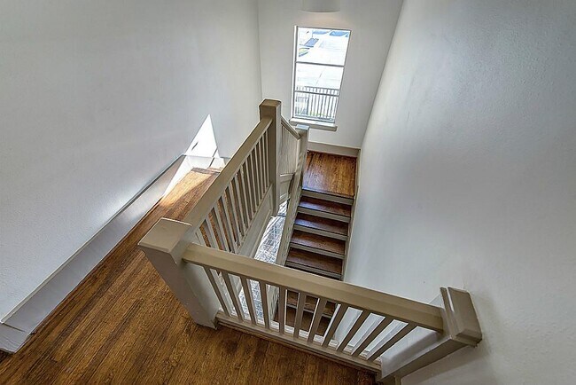 Building Photo - 1509 Holman St