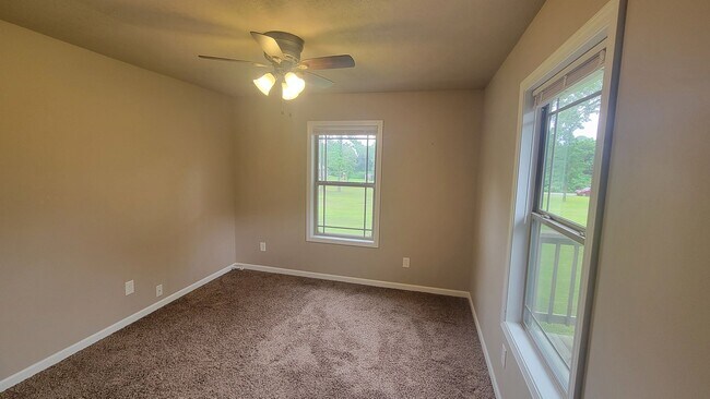 Building Photo - Emma Kate Apartments