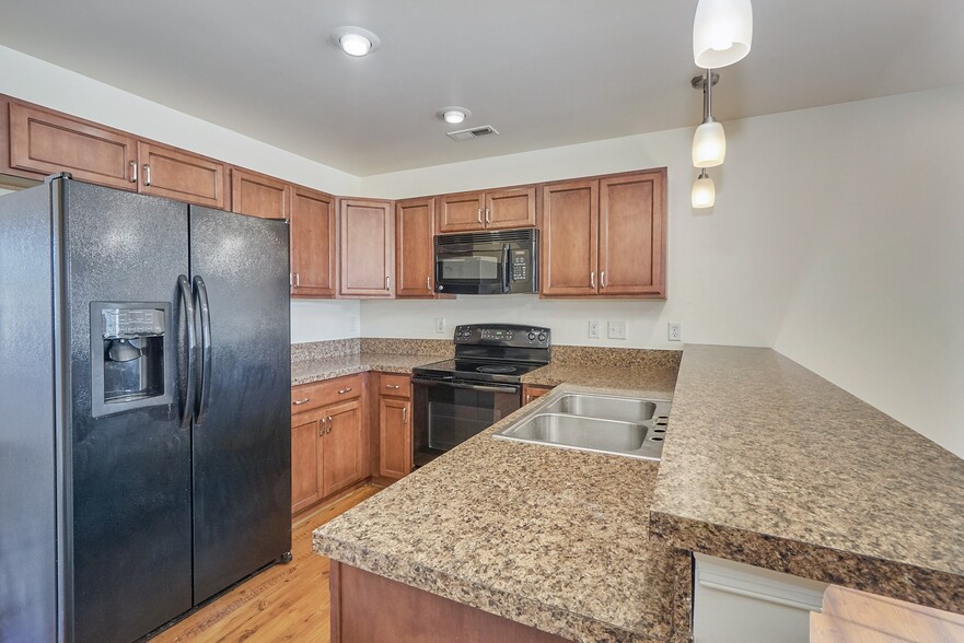 Building Photo - 1404 N 33rd St