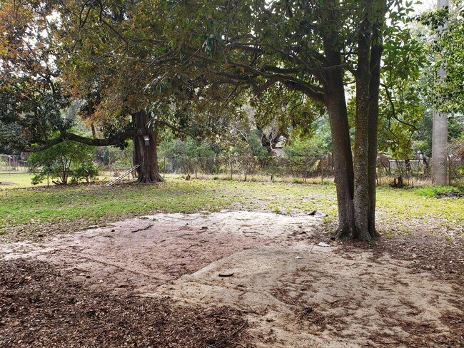 Building Photo - 2334 Rogero Rd