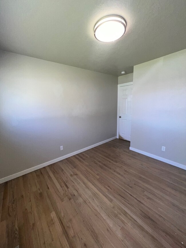 Building Photo - 3 Bed 2 Bath Home in Boise!