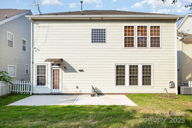 Building Photo - 9429 Ridgeforest Dr