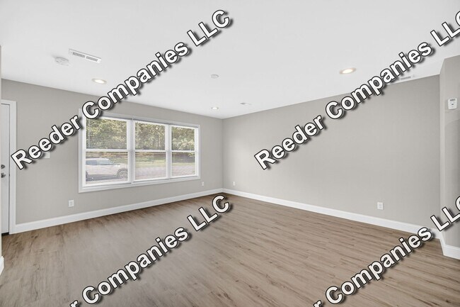 Building Photo - 1032 167th St
