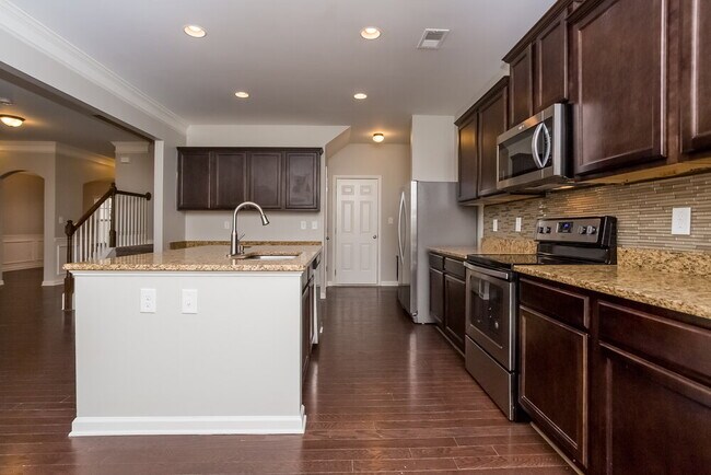 Building Photo - 229 Klinetop Dr