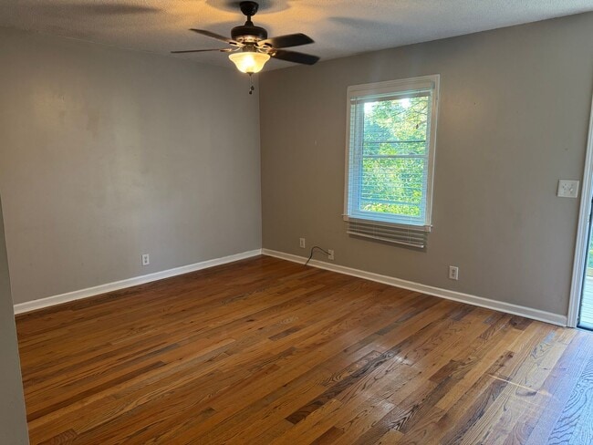 Building Photo - Great 1BR Unit