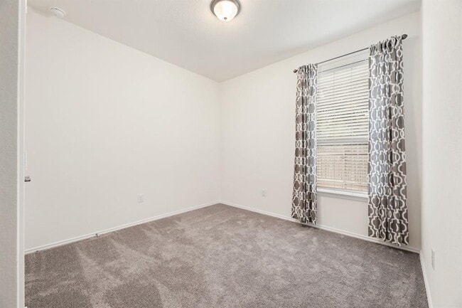 Building Photo - 100 Jarbridge Dr