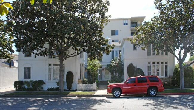 Building Photo - 9322 Gregory Way