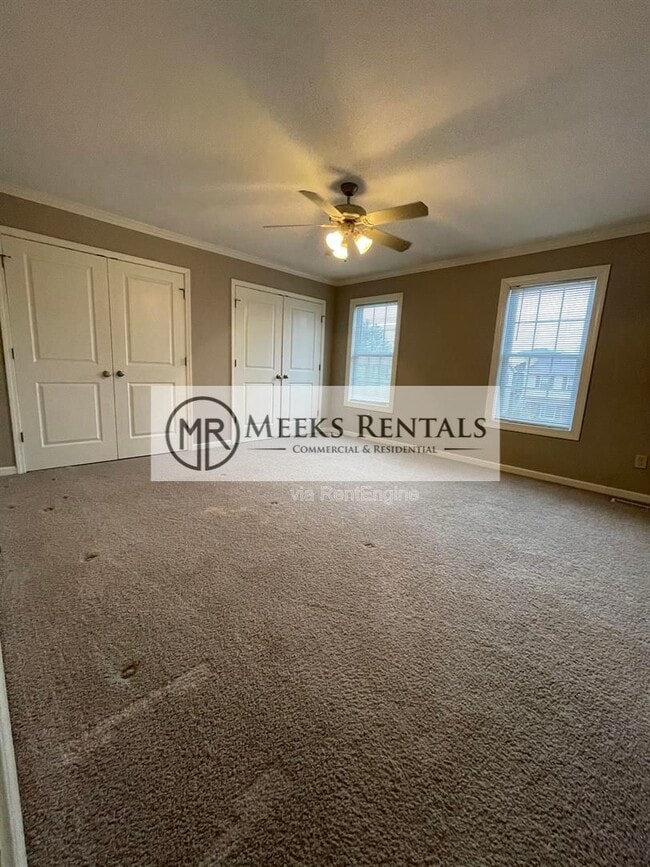 Building Photo - 1002 Fairway Gardens Dr