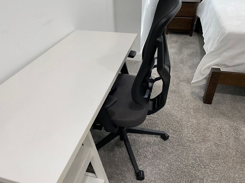 Building Photo - 7416 Rhondda Dr