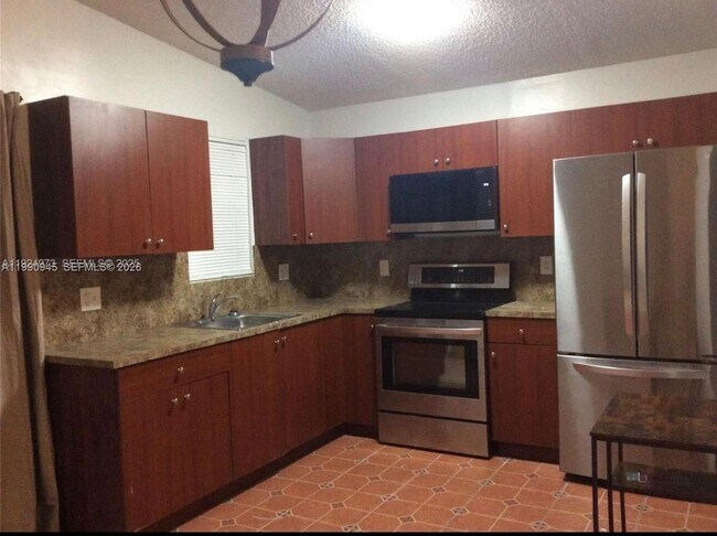 Building Photo - 28002 SW 140th Ct