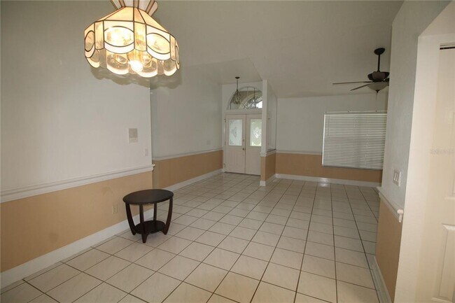 Building Photo - 3952 Suburban Ln
