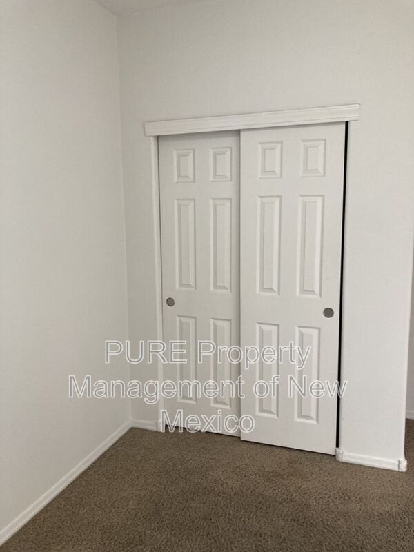 Building Photo - 601 Menaul Blvd NE