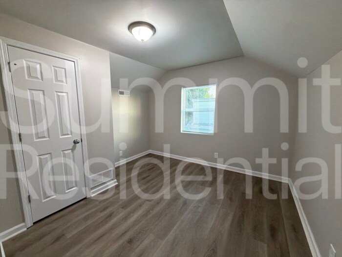 Building Photo - 4713 Walnut Grove Ave