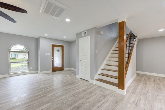 Building Photo - 12215 Monticeto Ln