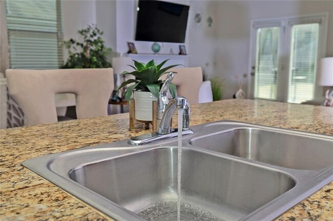 Building Photo - 2084 Sawgrass Dr