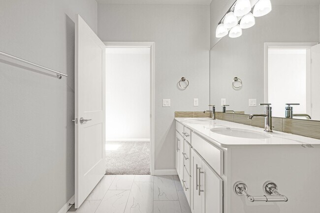 Building Photo - Brand New Luxury Townhome with Unparalleled Pikes Peak & Front Range Views