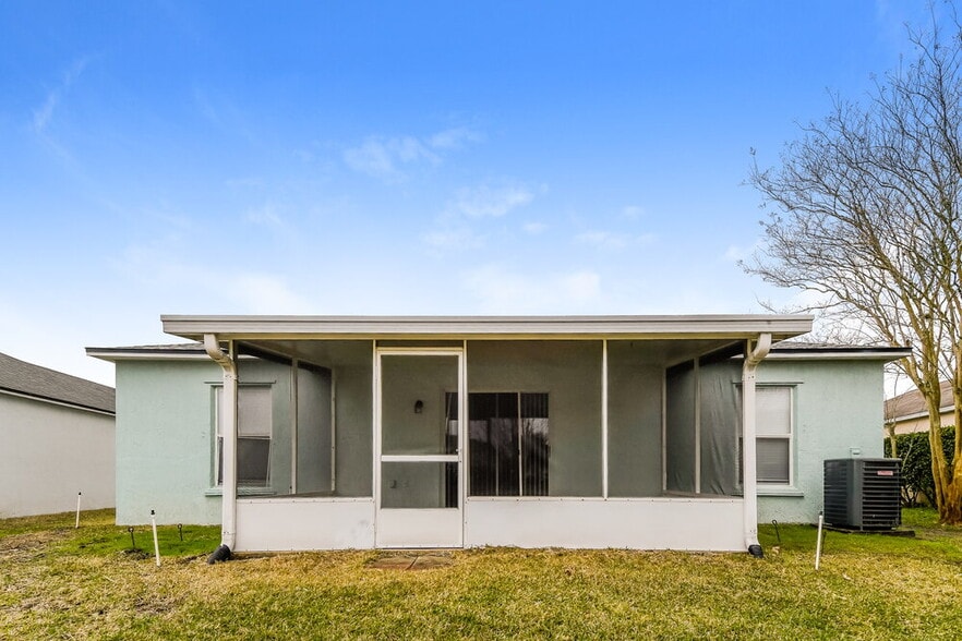 Building Photo - 65 Reeding Ridge Dr W