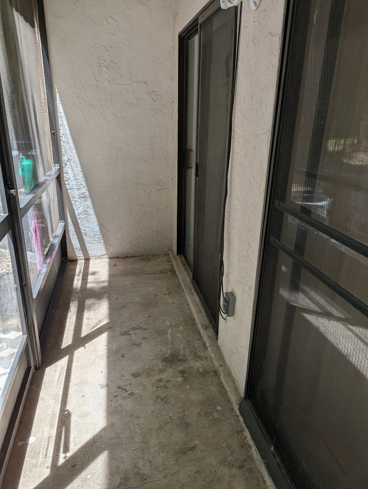 Building Photo - 555 Aster Ct
