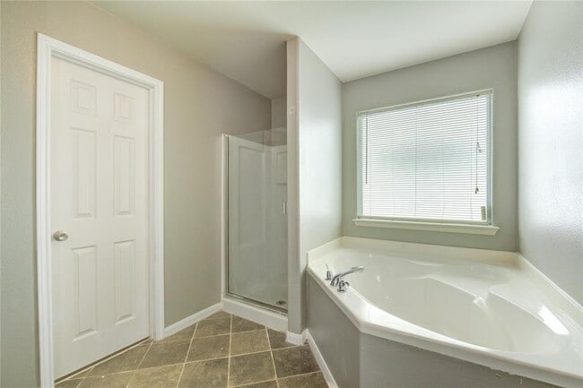Building Photo - 6815 Dolan Bluff Ln