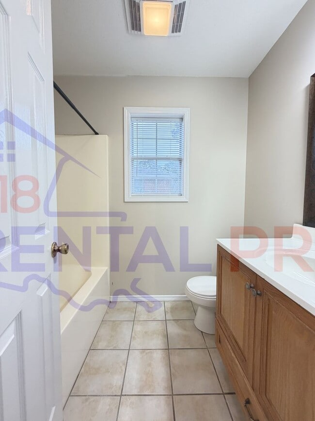 Building Photo - 3 Bed, 2 Bath Home in Ruston!