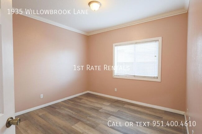 Building Photo - 1935 Willowbrook Ln