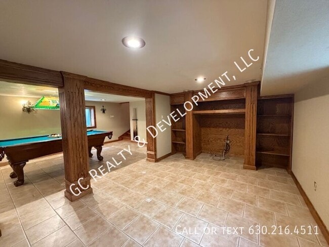 Building Photo - 4120 N Overhill Ave