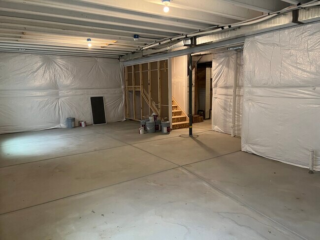 Building Photo - 4503 Kingswood Dr