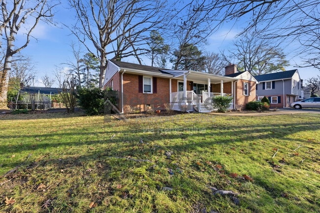 Building Photo - 8410 Yolanda Rd