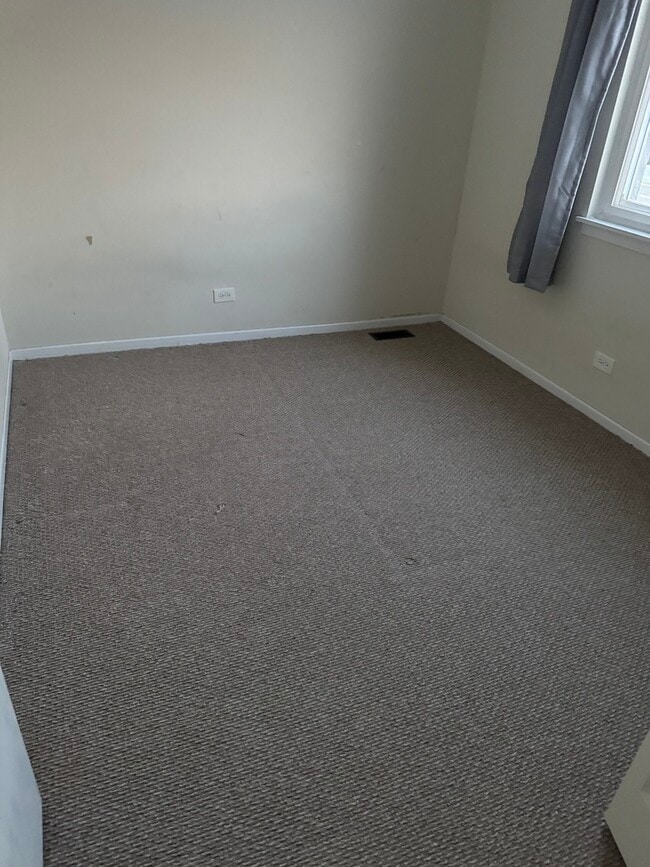 Building Photo - 448 Ferndale Ct