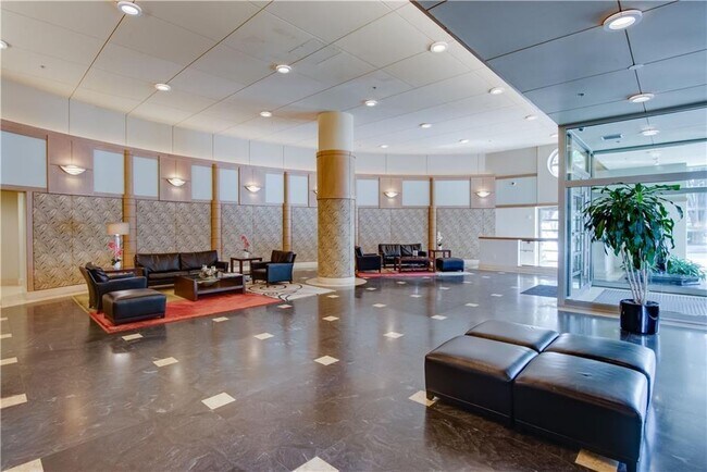 Building Photo - 250 Park Ave W NW