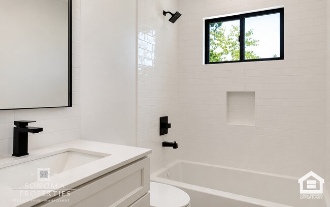 Building Photo - Modern Downstairs 2-Bedroom Unit Minutes from Sonoma Plaza