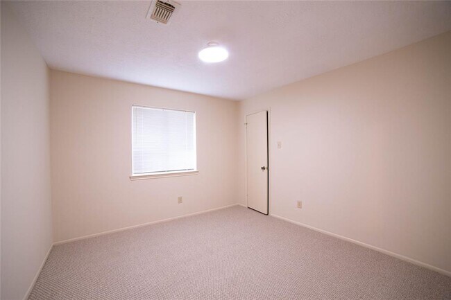 Building Photo - 13214 Ensley Wood Dr