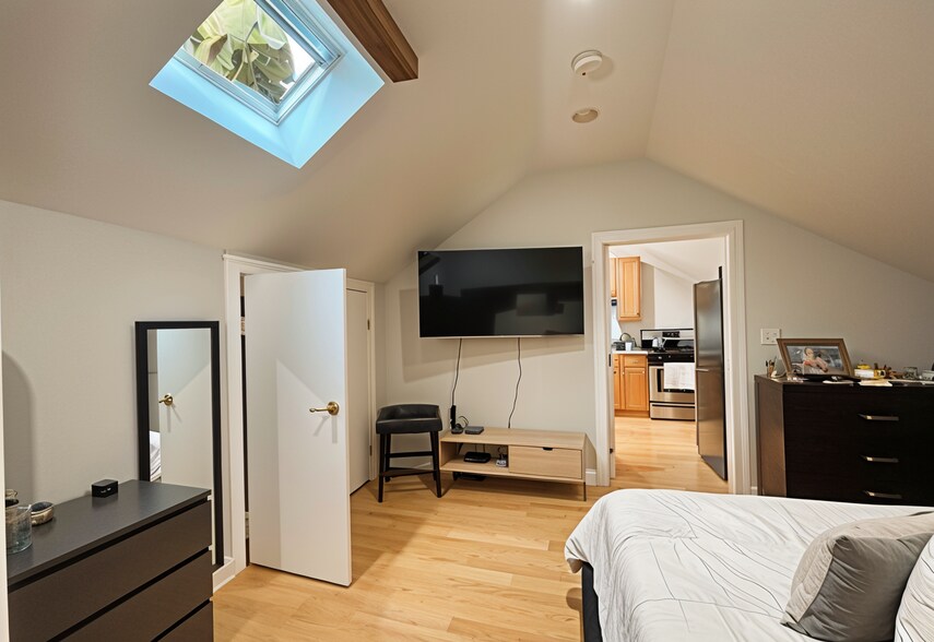 Building Photo - 21 Chestnut Hill Ave