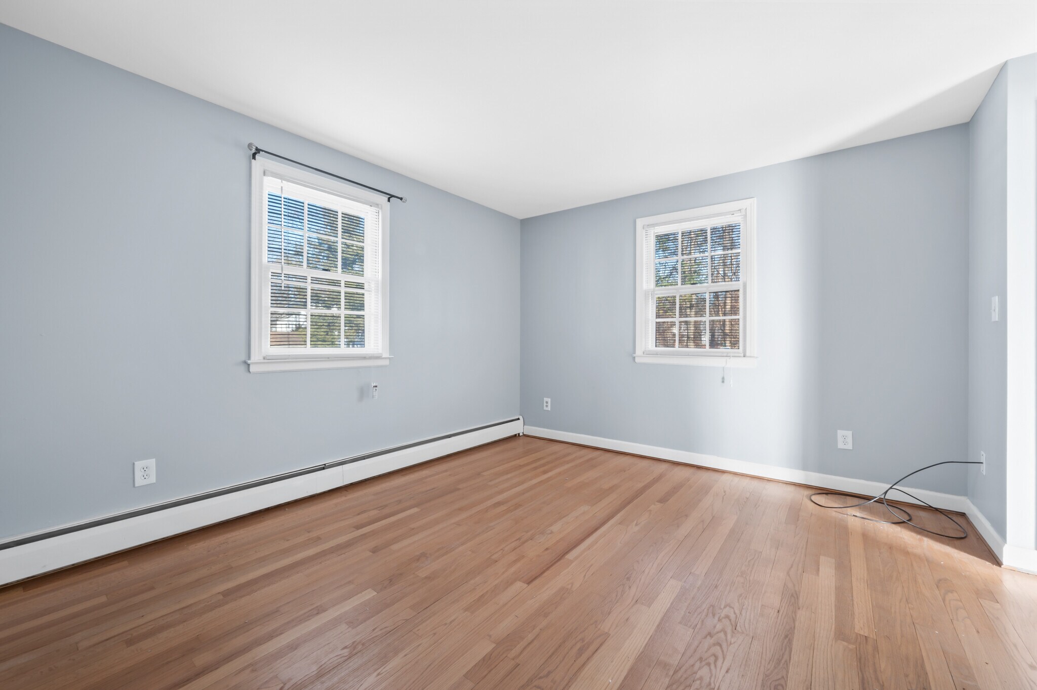 Building Photo - 67 Oak St