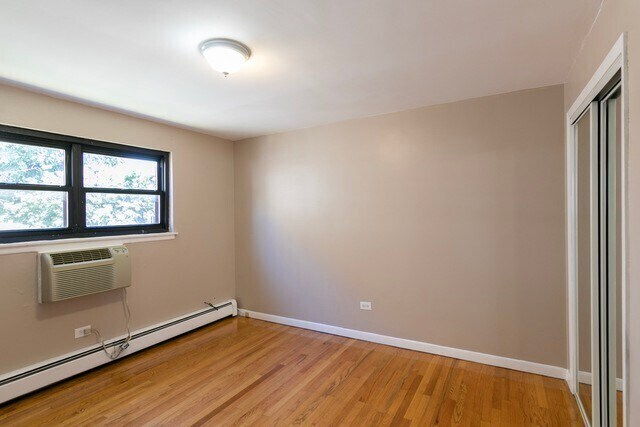 Building Photo - 4416 N Kostner Ave