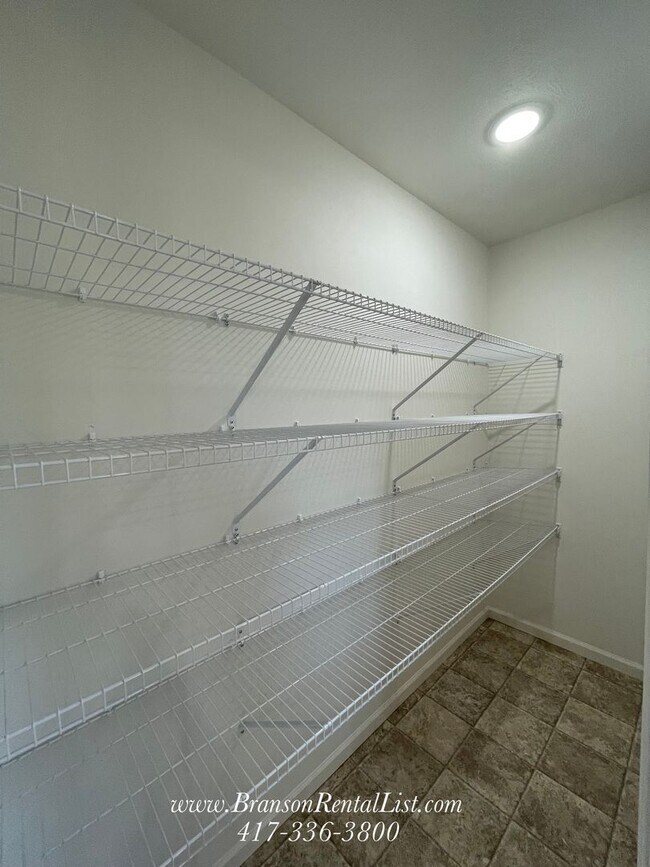 Building Photo - NEWLY REDESIGNED 4BR Basement home!!!!