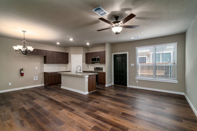 Building Photo - GORGEOUS 2 BEDROOM FOUR PLEX LOCATED IN MIDLOTHIAN ISD!
