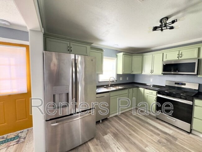 Building Photo - 16929 S Memorial Dr