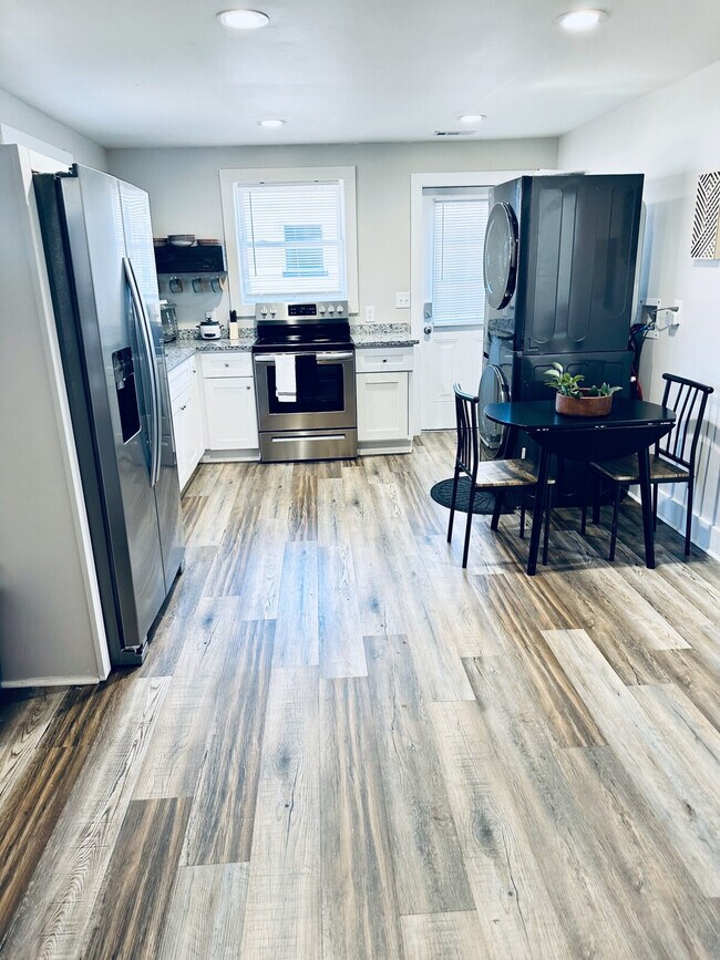 Building Photo - 403 Cedar Lane Rd