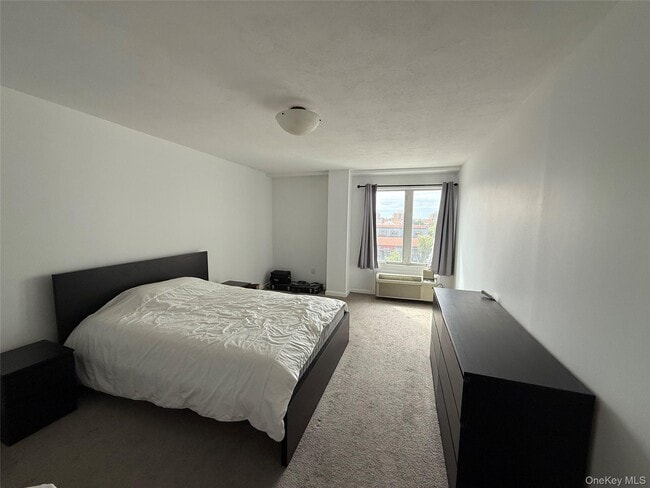 Building Photo - 235 W Park Ave