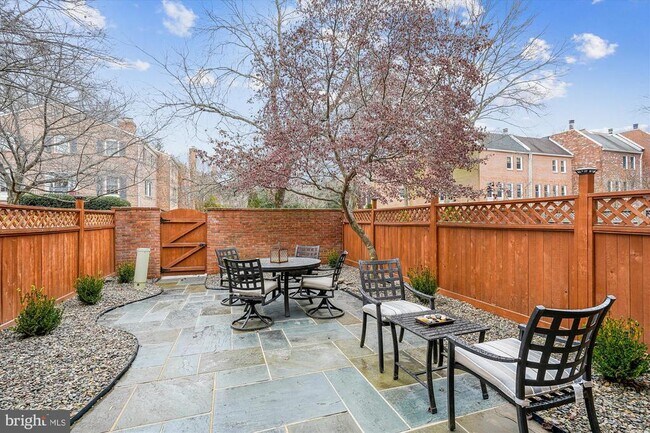 Building Photo - 1605 Dunterry Pl